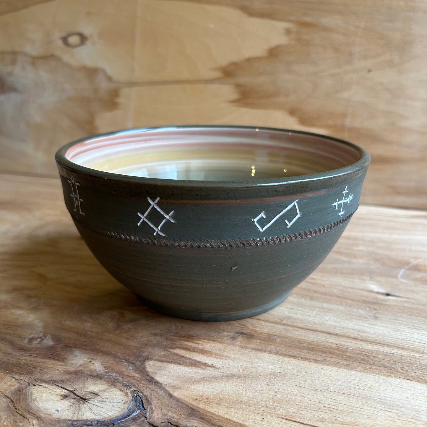 Māla bļoda zaļā krāsā  (MASP 143)