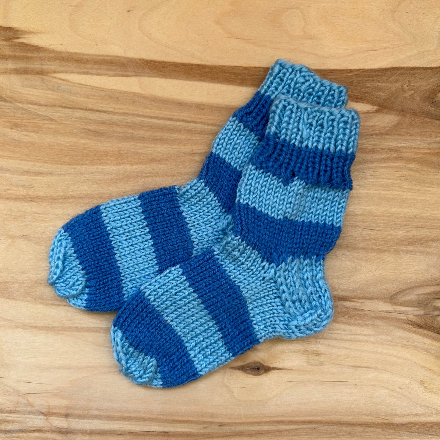 Zilas strīpainas adītas siltās zeķītes 21.-23.izm. (SITĒ 47)