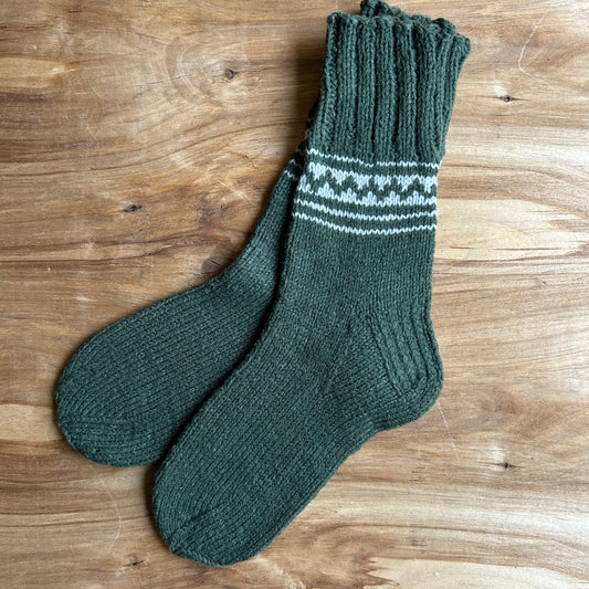Siltās zeķes 42.-44.izm. zaļā krāsā ar pelēkiem ornamentiem (MAFE 15)