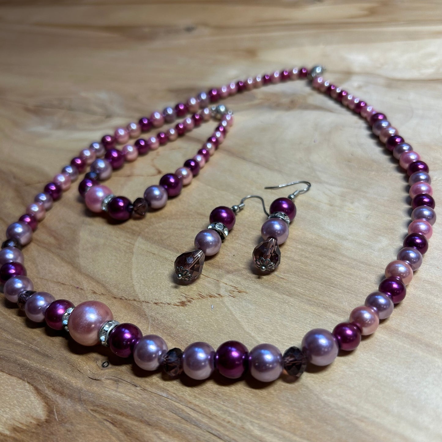 Pērļotu rotu komplekts rozā un lillā krāsā (ZAMI 57)