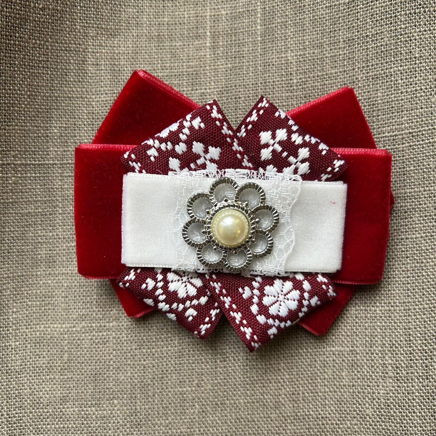 Latviska piespraude (AIPU 108)