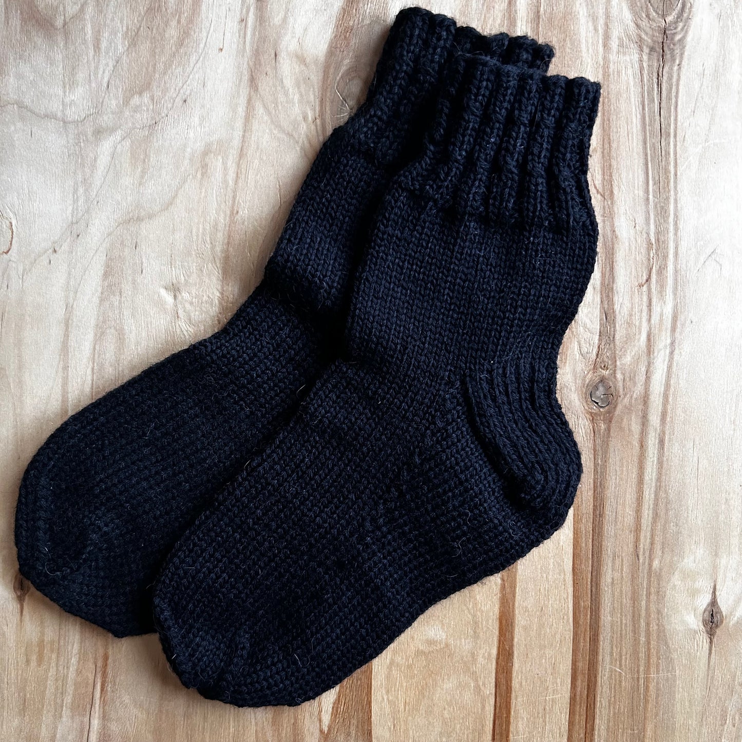 Melnas adītas vilnas zeķes 40.-42.izm. (VEPA 156)