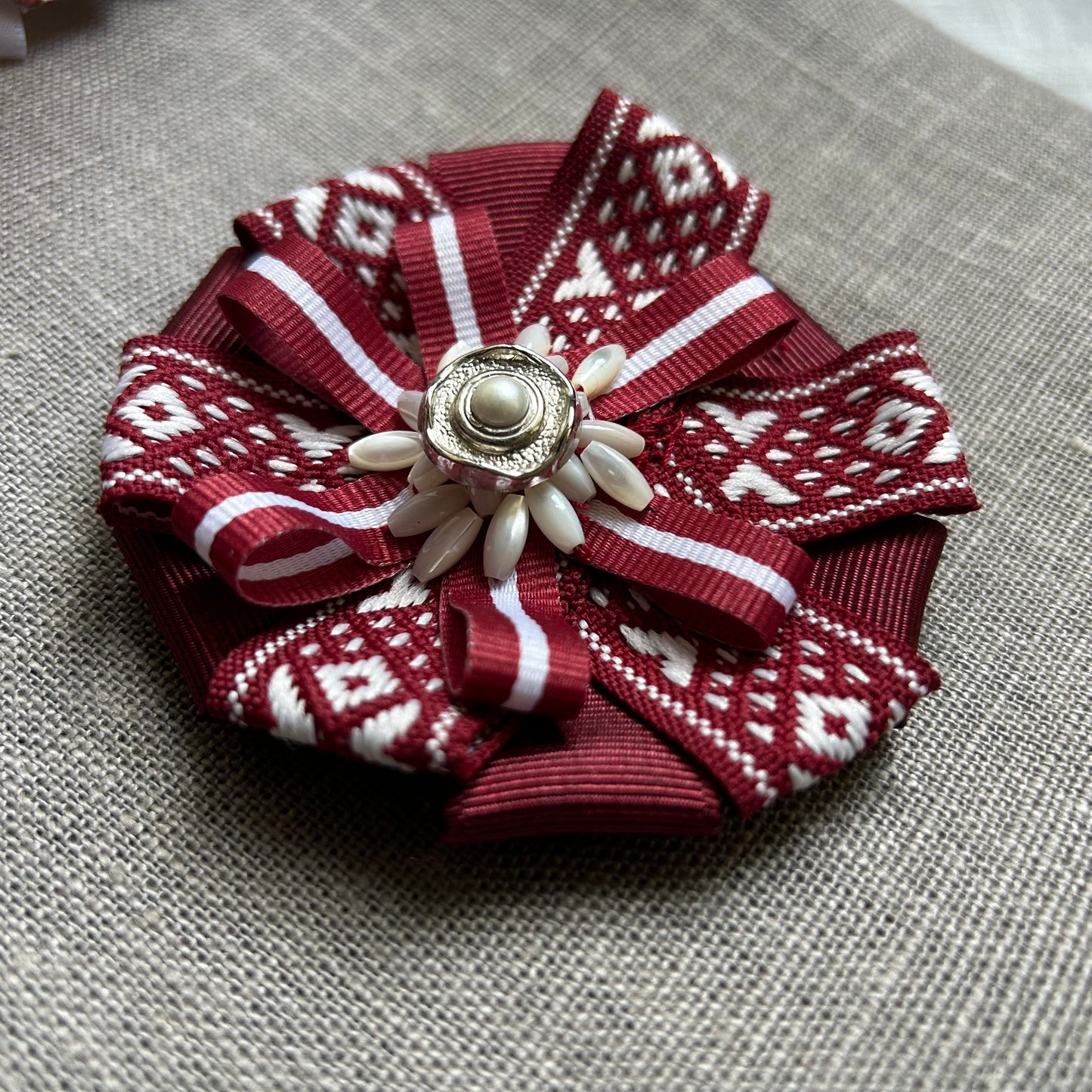 Latviska piespraude (ALMA 194)