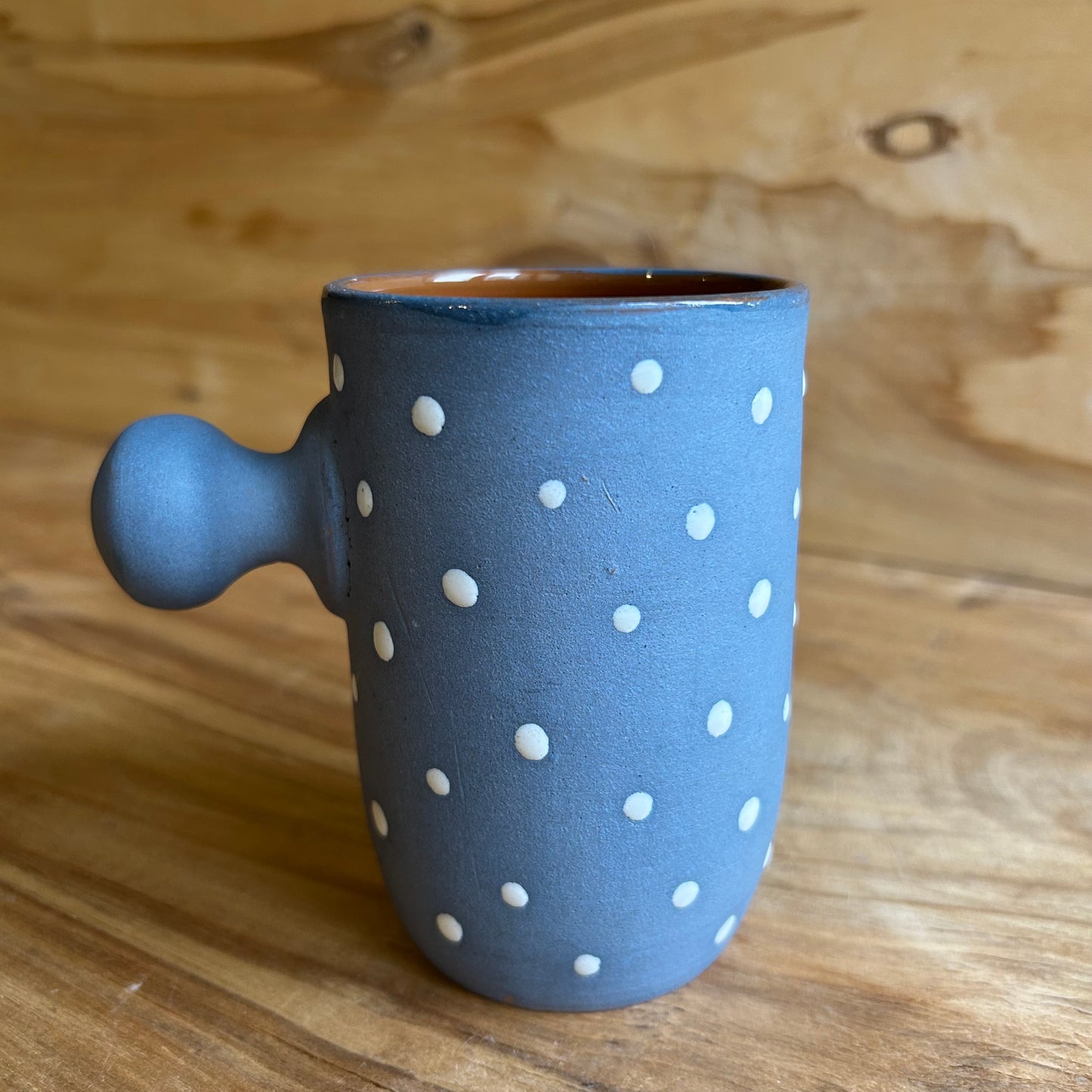 Zila māla  puļķīškrūze ar baltiem glazūras punktiņiem (MASP 128)