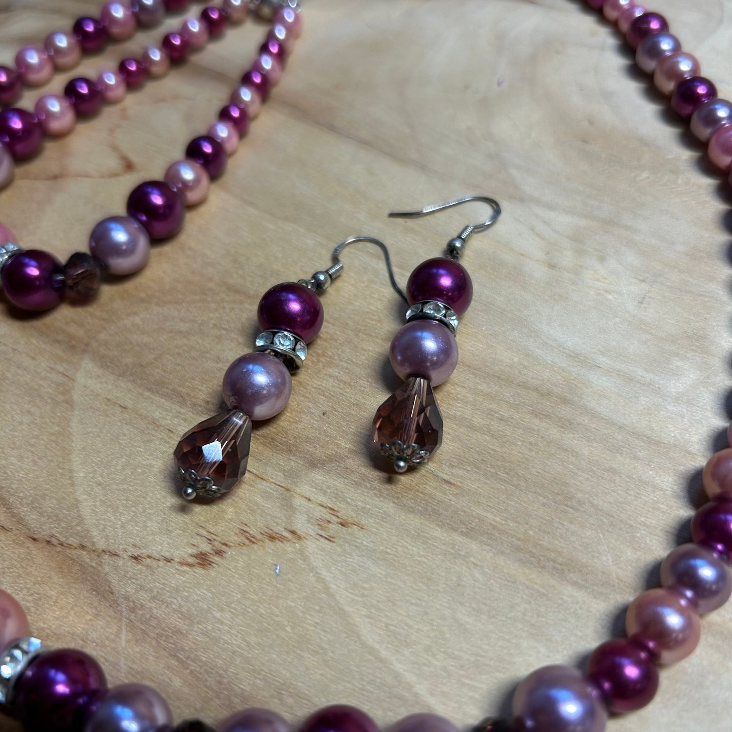 Pērļotu rotu komplekts rozā un lillā krāsā (ZAMI 57)