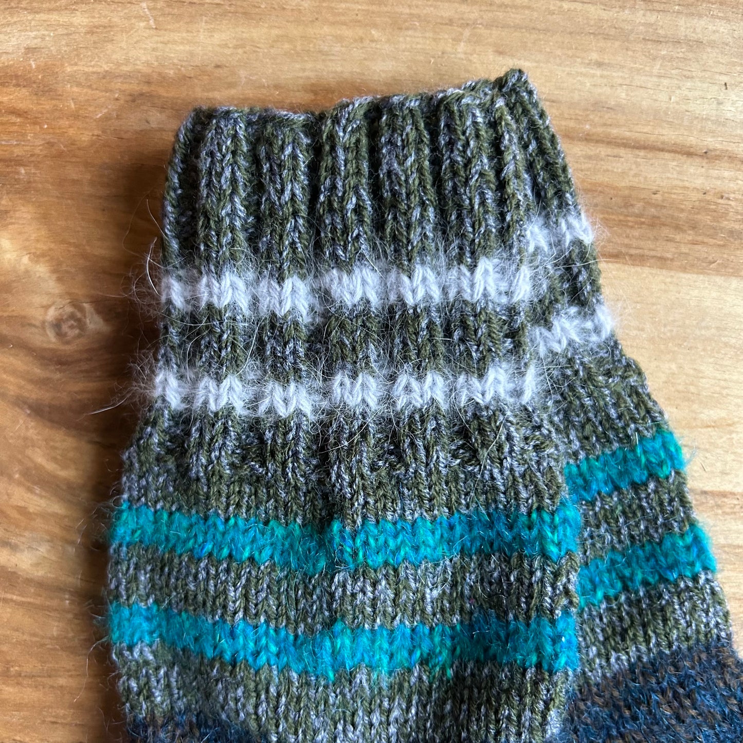 Siltās zeķes pelēkas ar zilām un baltām strīpām vīriešiem  39.-41.izm. (VEZI 39)