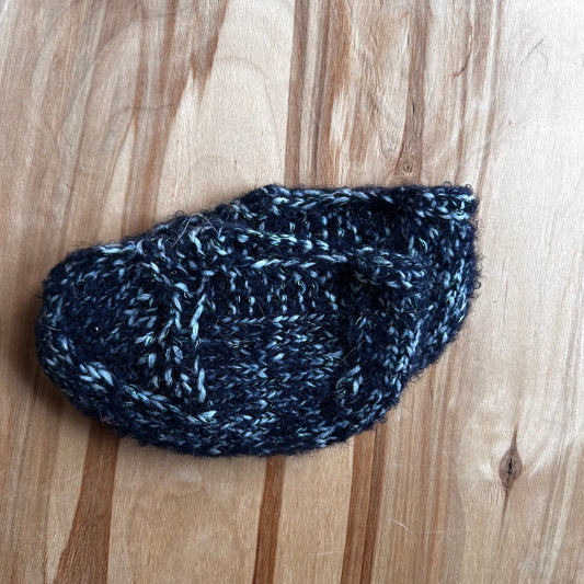 Adītas siltās čībiņas 24.-26.izm. melbaltā krāsā (VEPA 148)