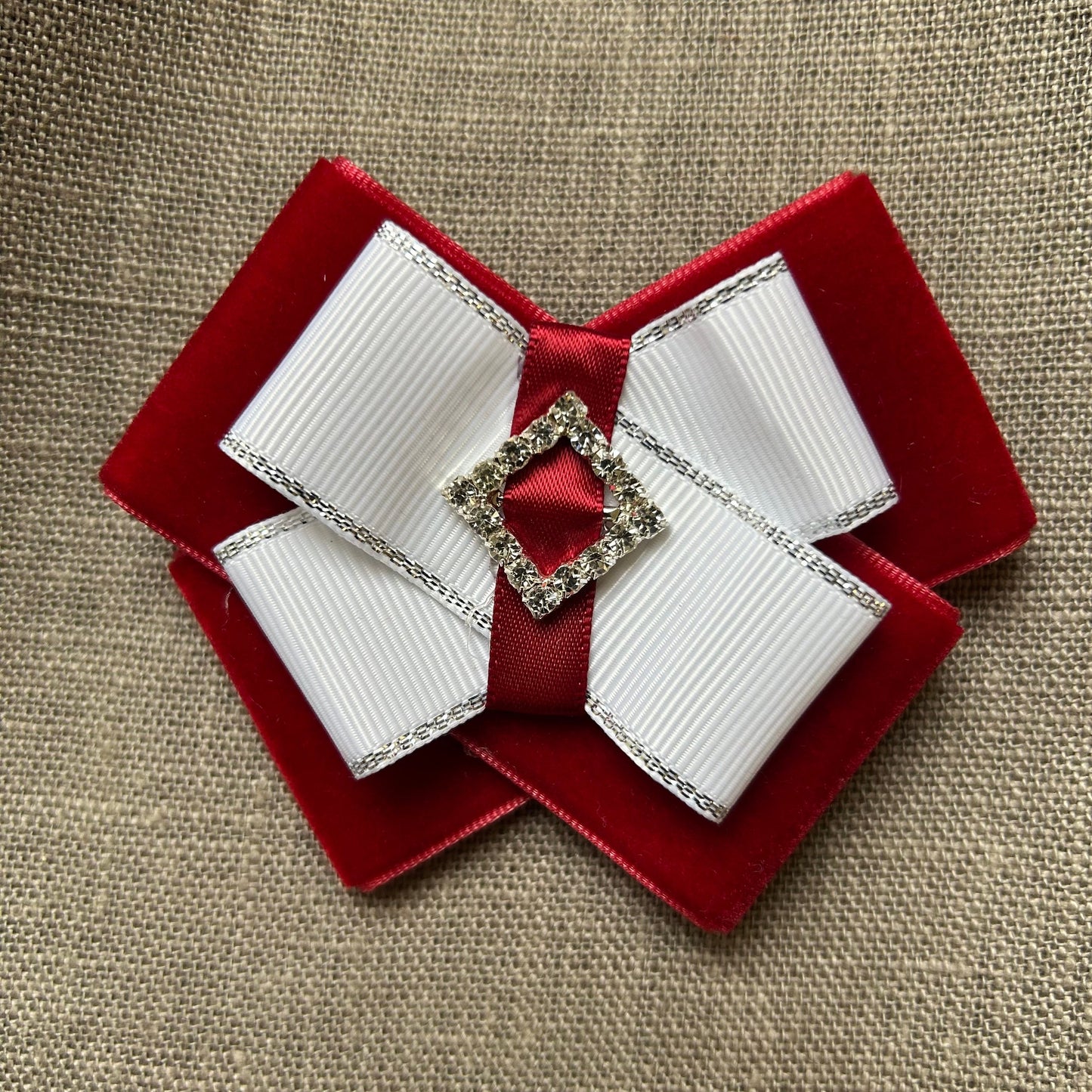 Latviska piespraude (AIPU 122)