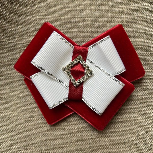 Latviska piespraude (AIPU 122)