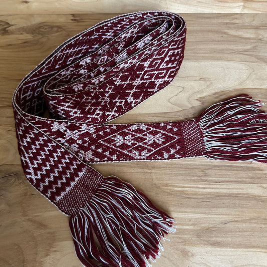 Rokām austa tautiskā josta 340 x 8,5 cm (INĢE 20)