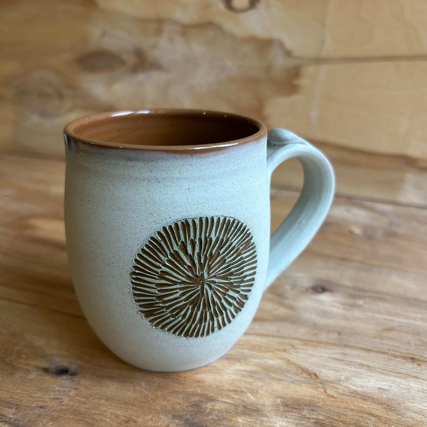 Gaiši zaļa māla krūze  (MASP 132)