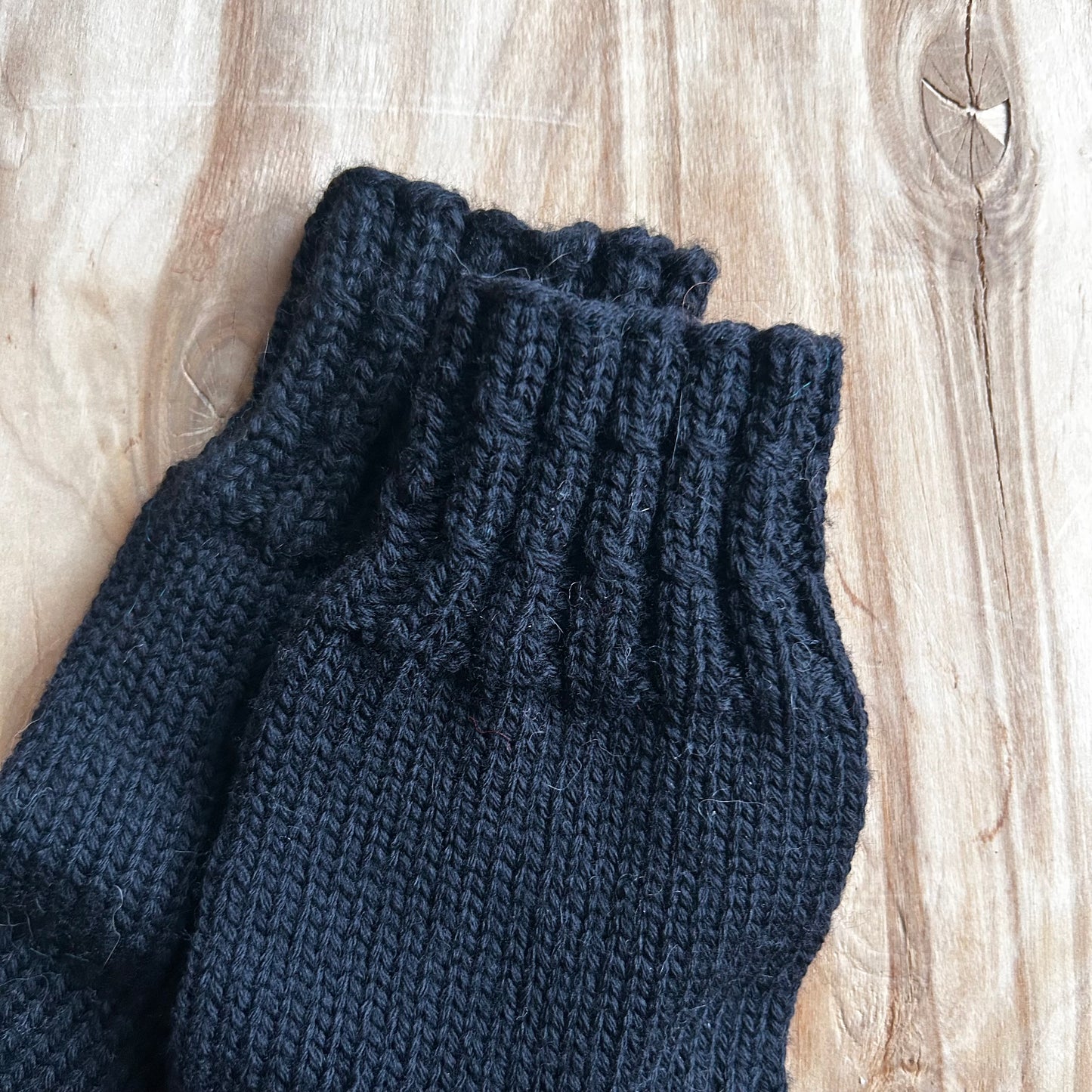 Melnas adītas vilnas zeķes 40.-42.izm. (VEPA 156)