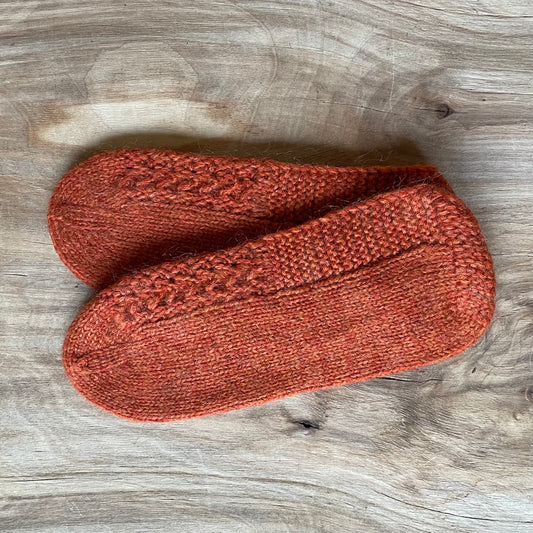 Adītas vilnas čībiņas 37.-39.izm. oranžā krāsā (DAKU 27) - www.tiptip.lv 