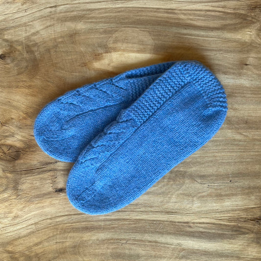 Adītas vilnas čībiņas 38.-40.izm. zilā krāsā (DAKU 3) - www.tiptip.lv 