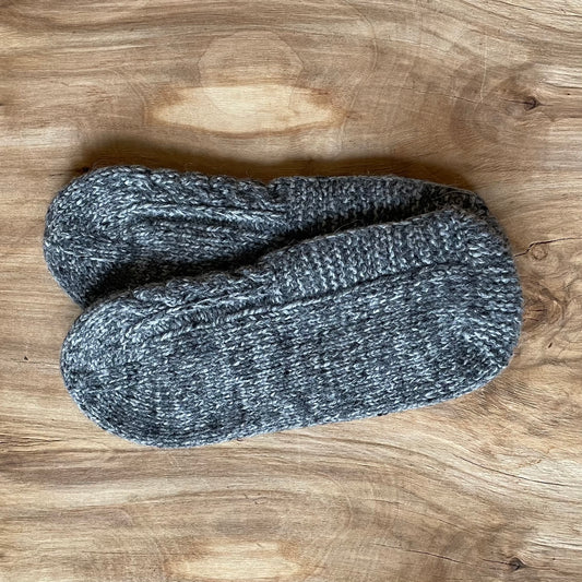 Adītas vilnas čībiņas 44.-46.izm. pelēkā krāsā (DAKU 14) - www.tiptip.lv 