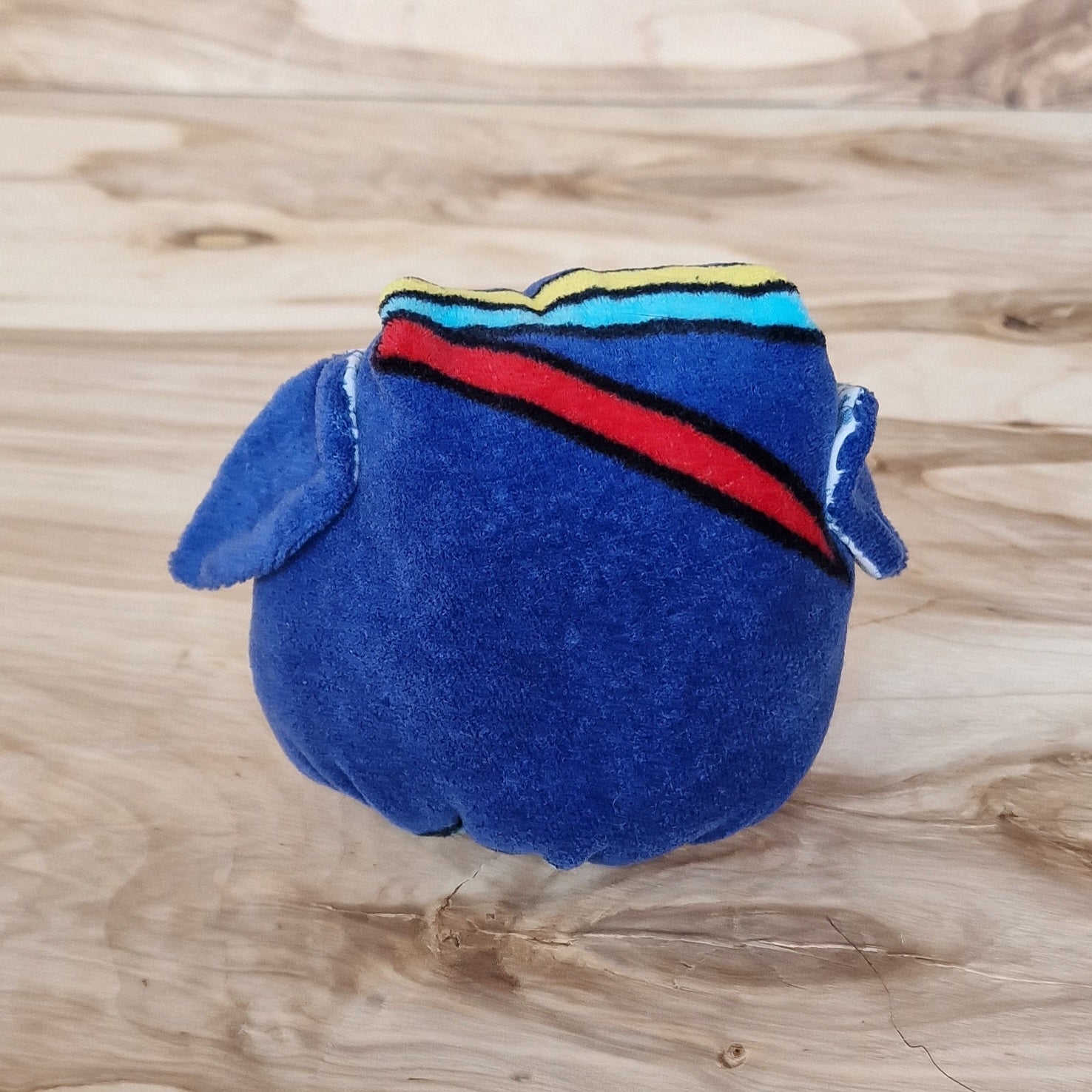 Ar rokām šūta rotaļlieta - pūcīte zila ar zilibaltu vēderiņu (VIER/EVOS 13) - www.tiptip.lv 