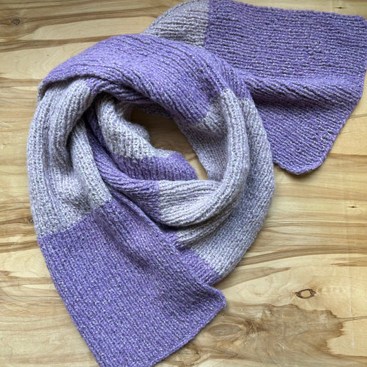 Rokām adīta pelēkrozā / lillā mohēras šalle (RECE 67)