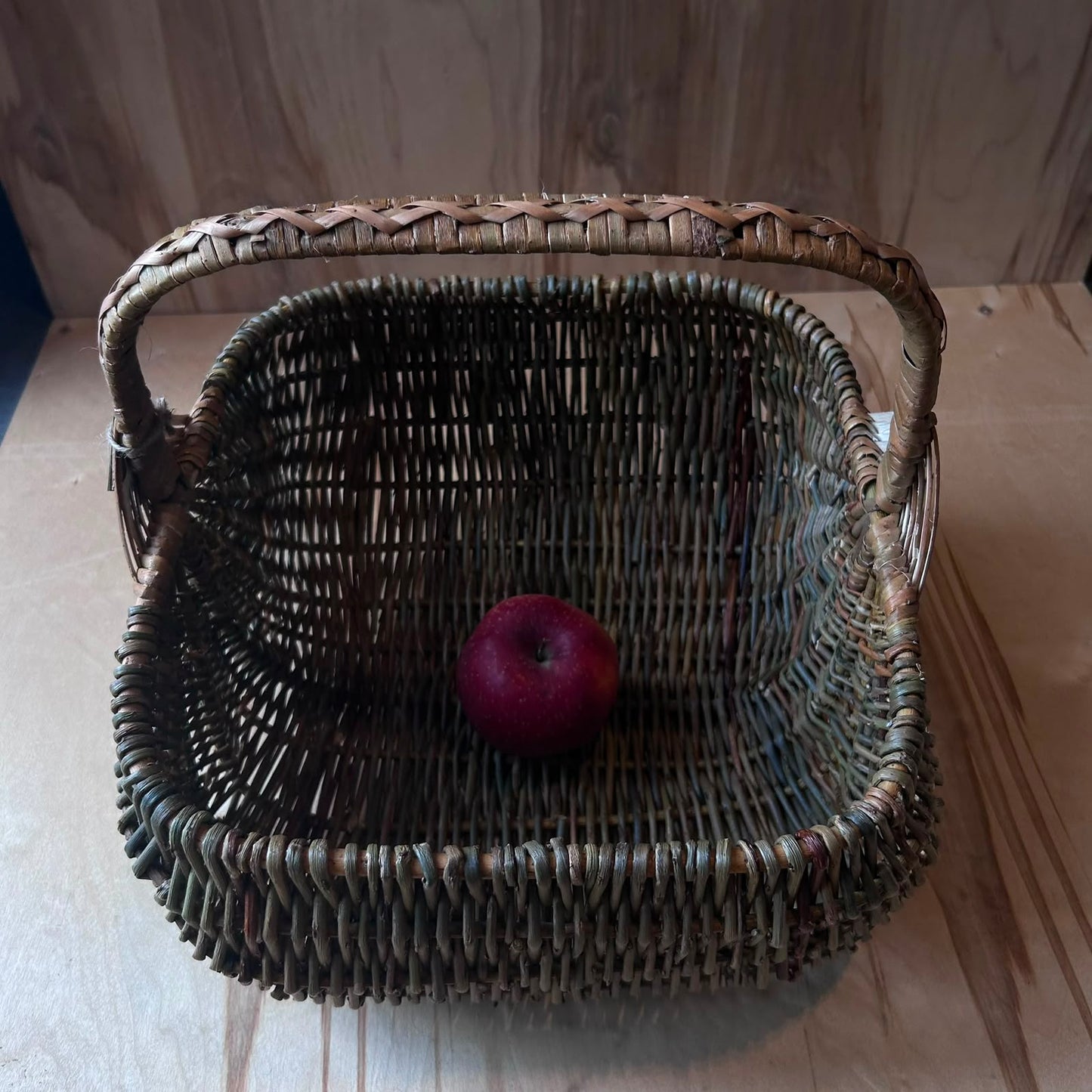 Nemizotu klūgu grozs ar rokturi, kvadrātveida (SALA 214)