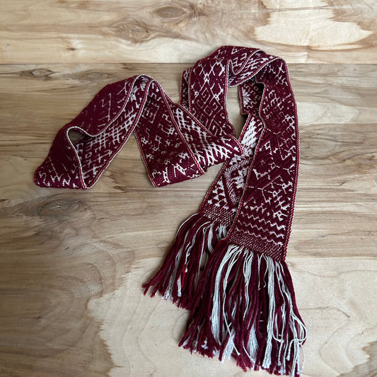 Rokām austa tautiskā josta 340 x 8,5 cm (INĢE 21)