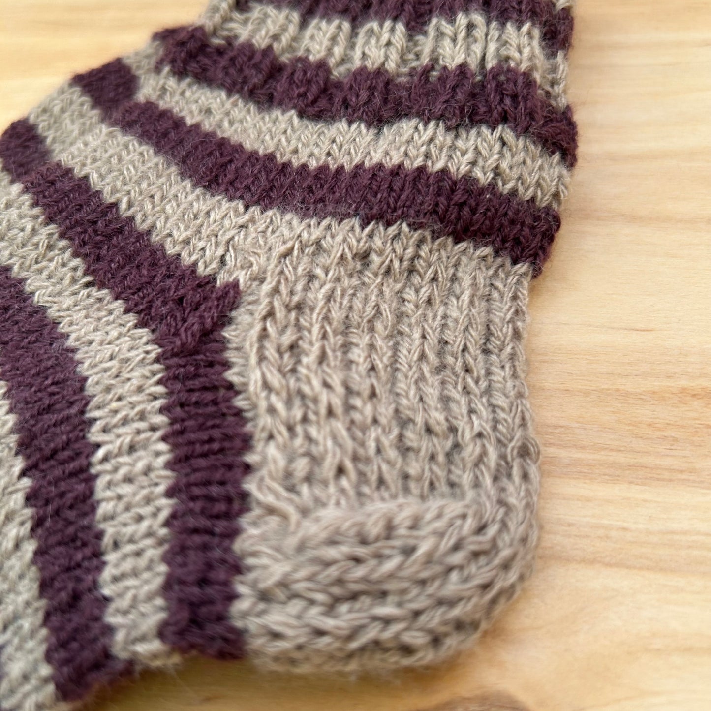 Strīpainas adītas siltās zeķītes brūnā krāsā 24.-26.izm. (SITĒ 44)