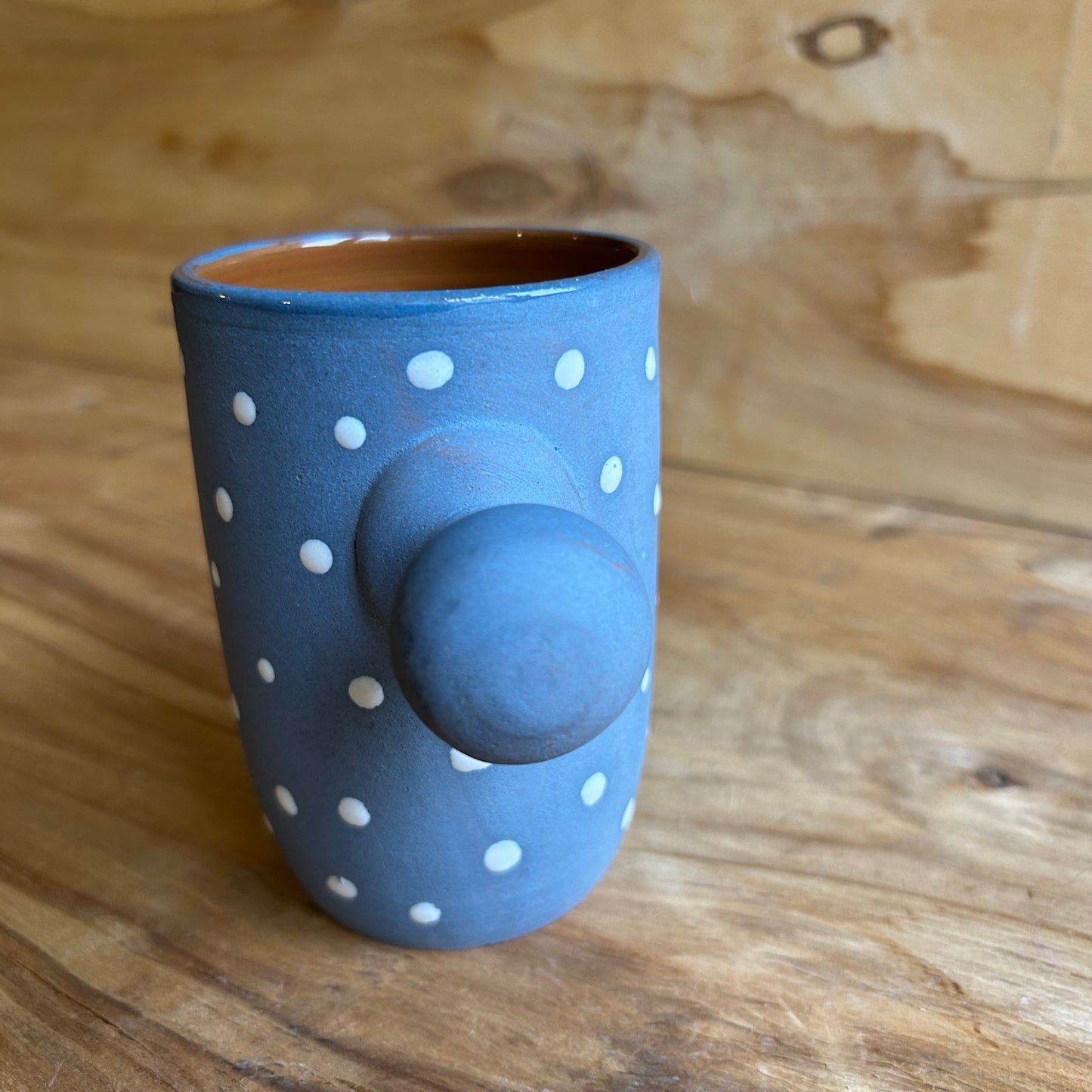 Zila māla  puļķīškrūze ar baltiem glazūras punktiņiem (MASP 128)