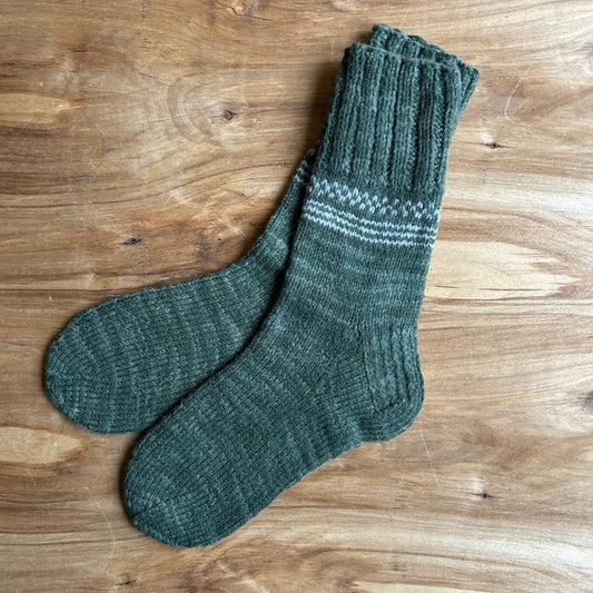 Siltās zeķes 43.-45.izm. zaļā krāsā  ar pelēkiem ornamentiem (MAFE 12)