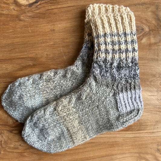 Pelēkraibas siltās zeķes 40,5.-42,5. izm. (LARE 39)