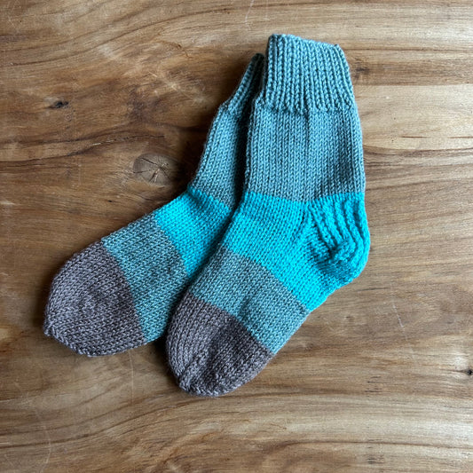 Vilnas zeķes bērniem  zilos un pelēkos toņos 28.-30.izm. (VEZI 57)