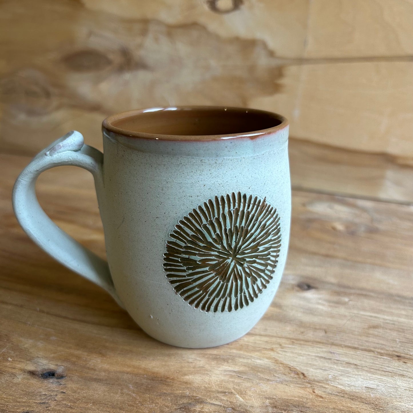 Gaiši zaļa māla krūze  (MASP 132)