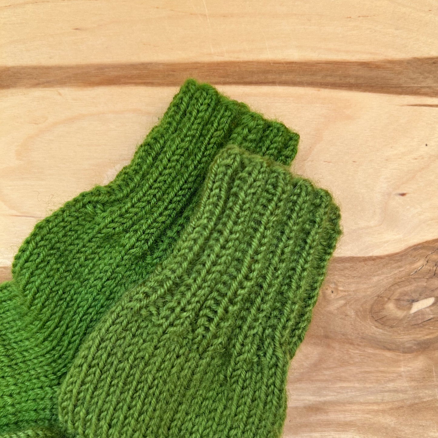 Koši zaļas adītas siltās zeķītes 22.-24.izm. (SITĒ 58)
