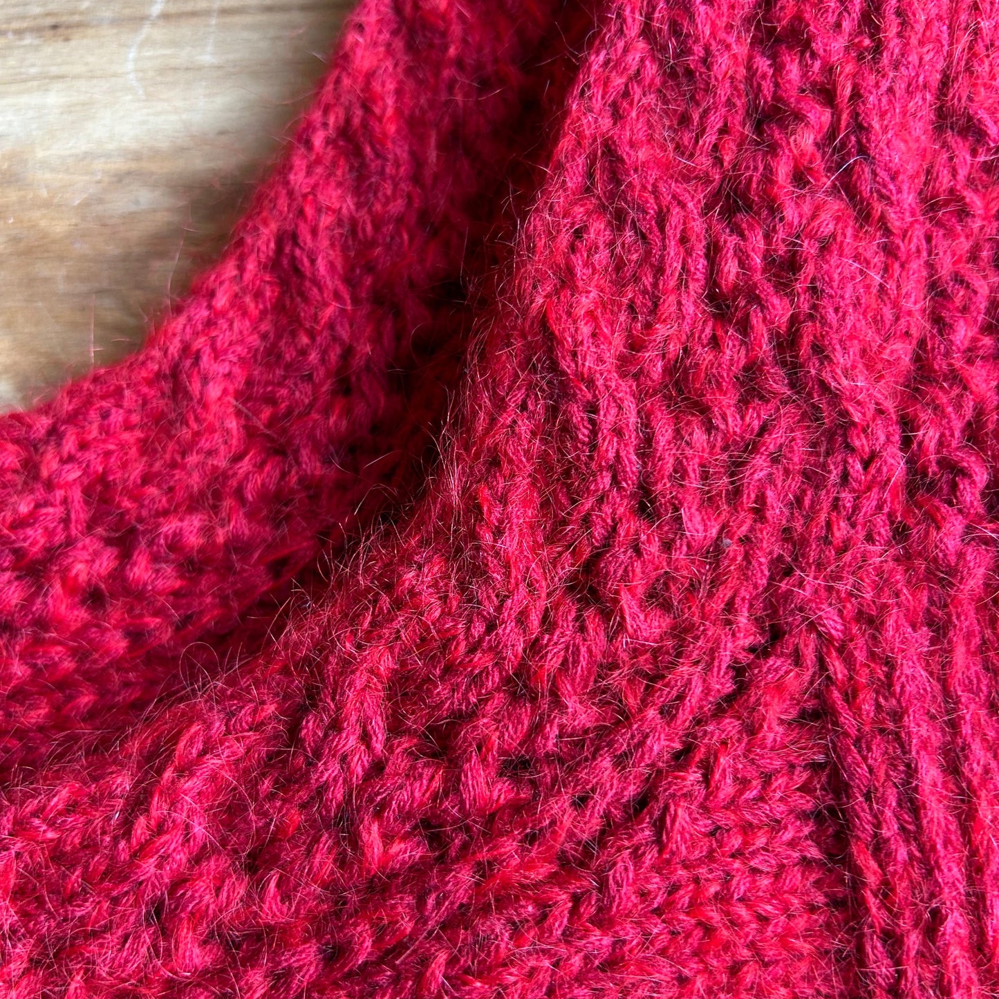 Sarkanas siltās zeķes 37,5.-39,5. izm. (LARE 47)