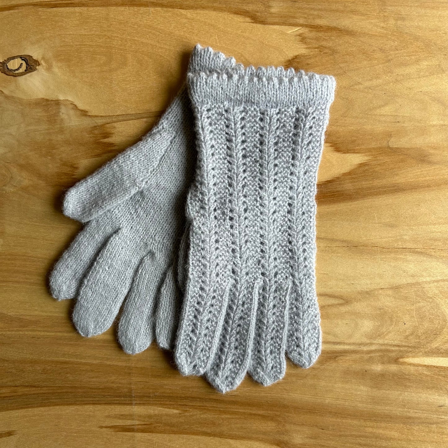 Gaiši pelēki sieviešu pirkstaiņi (MALI 55)