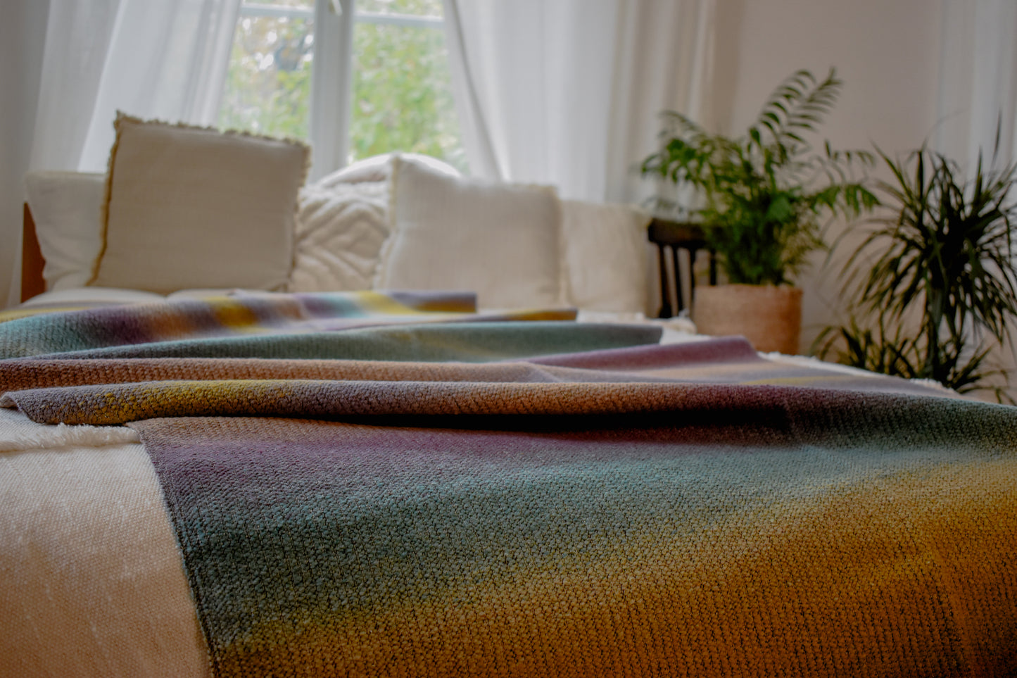 Hand-woven bluish wool blanket / plaid (BATE 11)