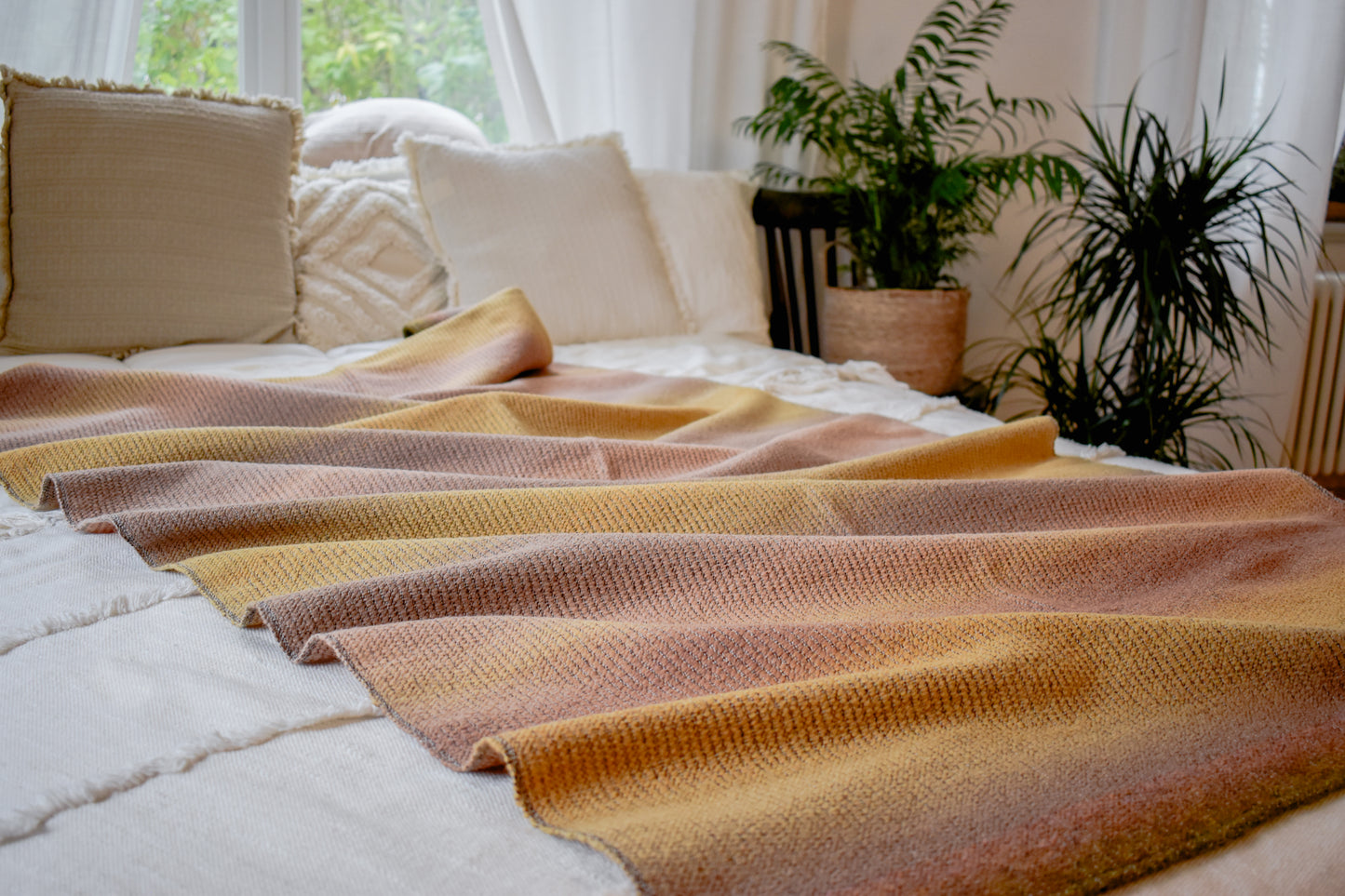 Hand-woven sand/yellow wool blanket / plaid (BATE 2)