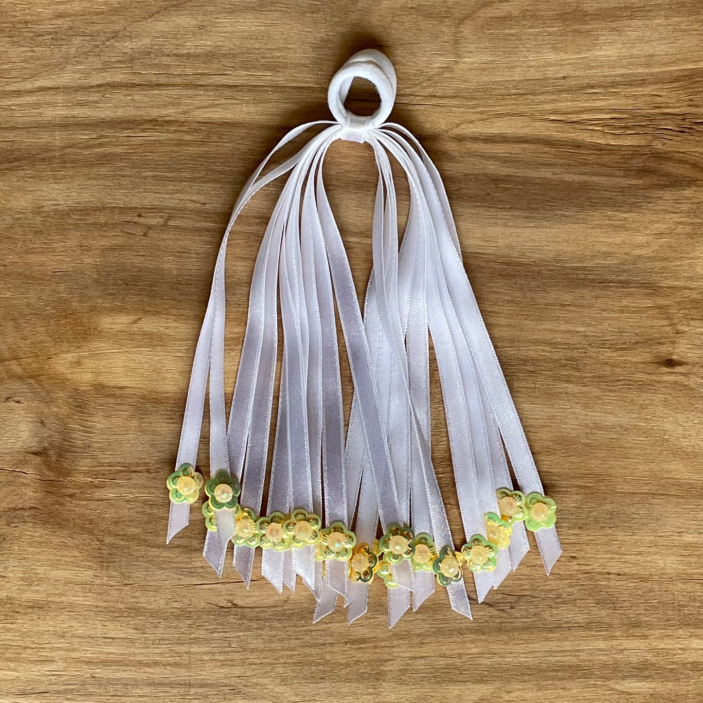 Balta lentīšu matu gumija (IRFI 56) - www.tiptip.lv 