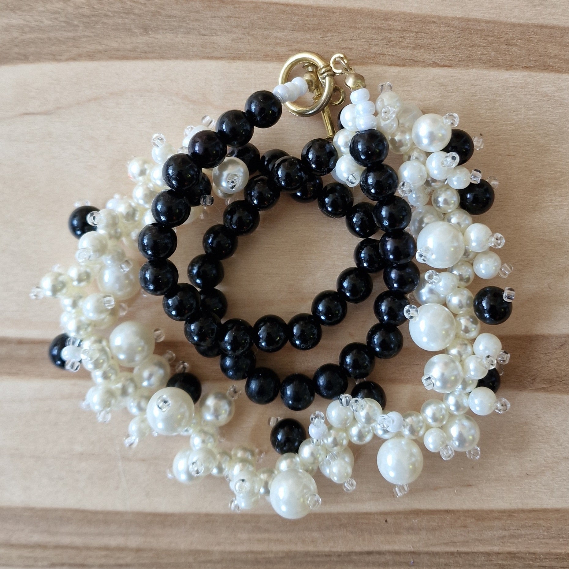 Balti melna kaklarota (DAMI 7) - www.tiptip.lv 