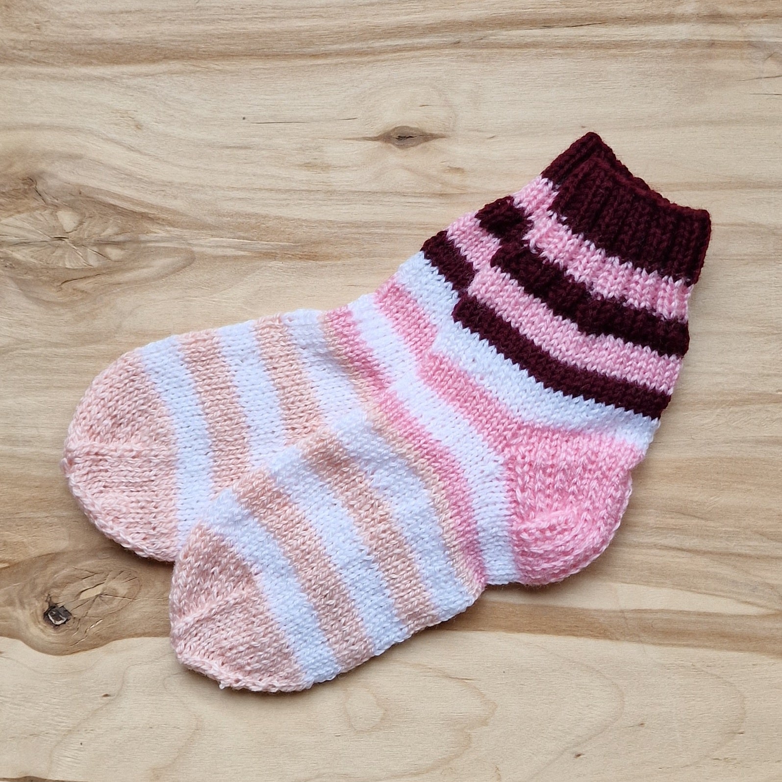 Balti rozā strīpotas vilnas zeķes bērniem 27.-29.izm. (VEZI 31) - www.tiptip.lv 