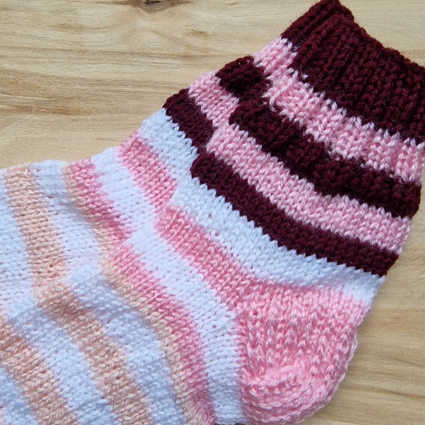 Balti rozā strīpotas vilnas zeķes bērniem 27.-29.izm. (VEZI 31) - www.tiptip.lv 