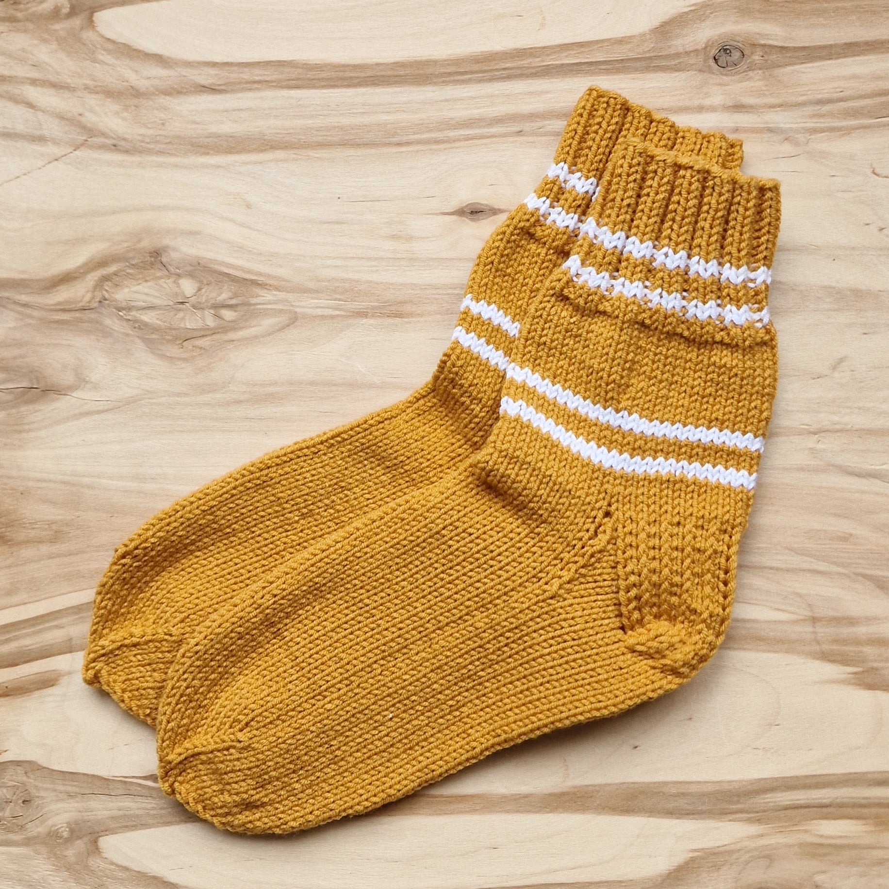 Brūnas vilnas zeķes 39.-41.izm. (VEZI 21) - www.tiptip.lv 