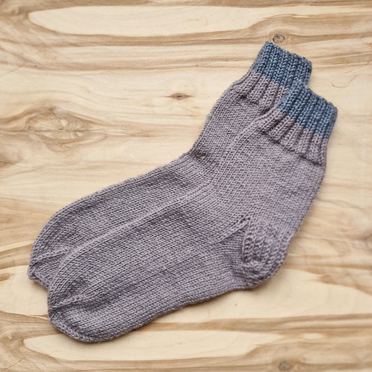 Brūnas vilnas zeķes vīriešiem 41.-43.izm. (VEZI 10) - www.tiptip.lv 