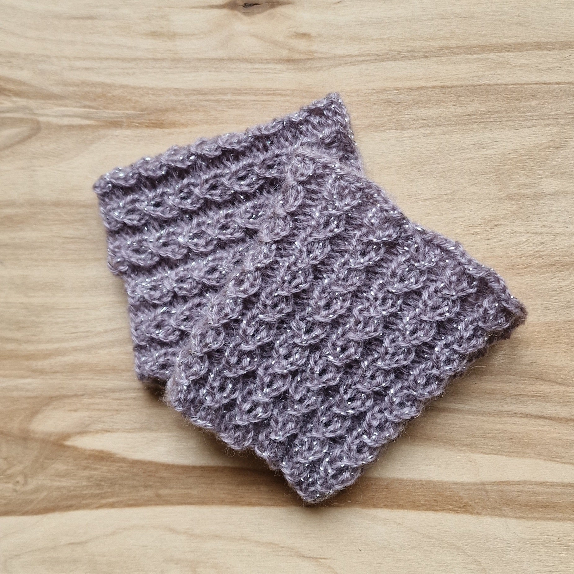 Brūni pīnītes rakstā adīti mauči/pulsa sildītāji (VEZI 5) - www.tiptip.lv 