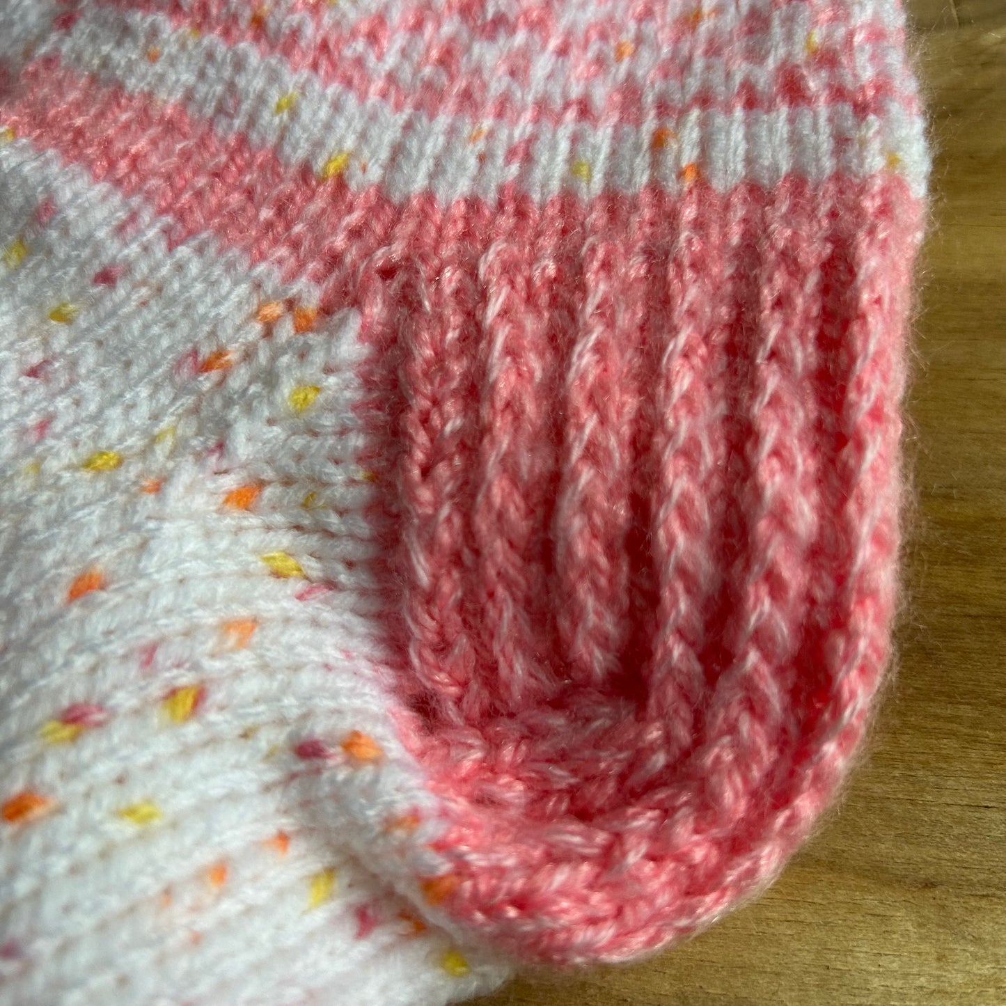 Vilnas zeķes 31.-33.izm. gaiši dzeltenas ar raibumiem (VEZI 64)