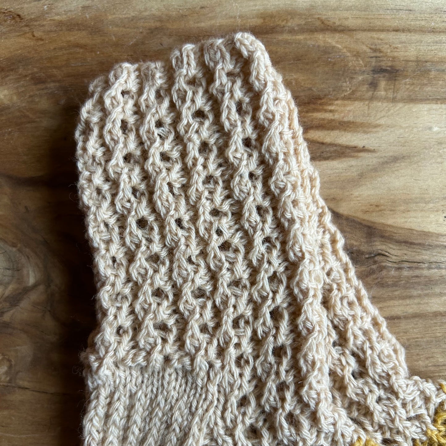 Vilnas zeķes bērniem 30.-32.izm. sinepju dzeltenos toņos (VEZI 59)