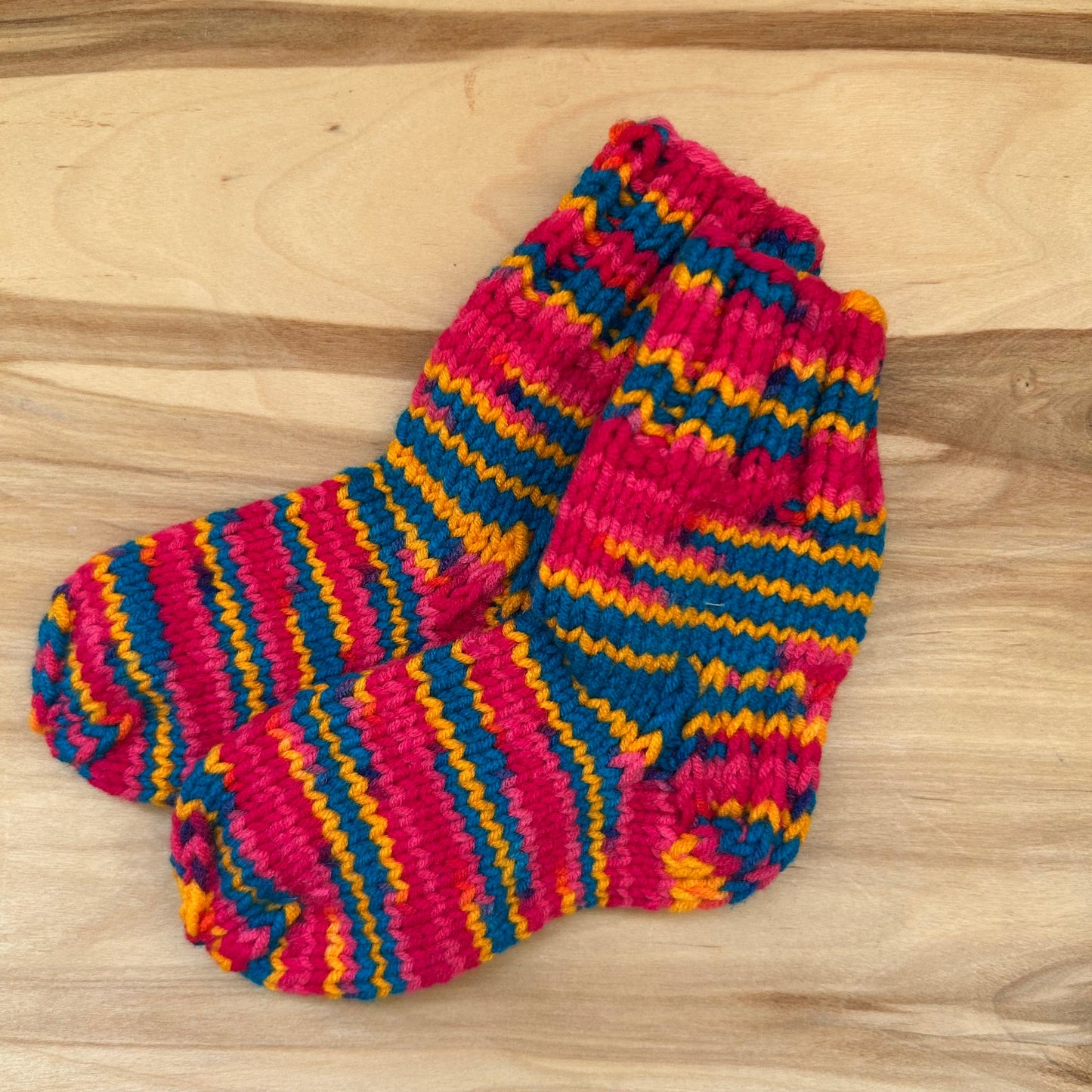 Raibas dzijas adītas siltās zeķītes rozā, zilā un dzeltenā krāsā 18.-20.izm. (SITĒ 53)