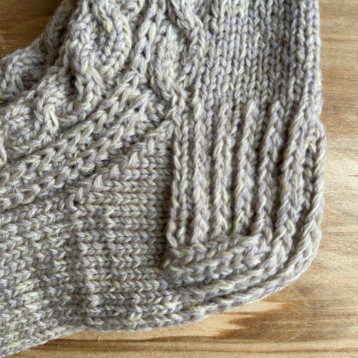 Pelēki brūnas siltās zeķes 39,5.-41,5. izm. (LARE 41)