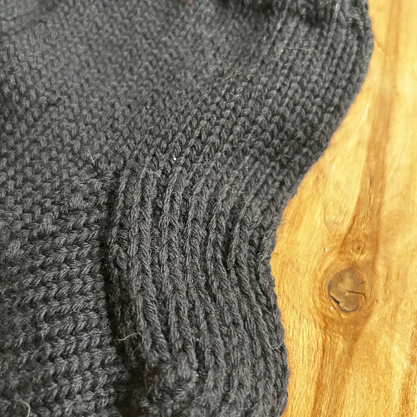 Melnas adītas vilnas zeķes 40.-42.izm. (VEPA 156)