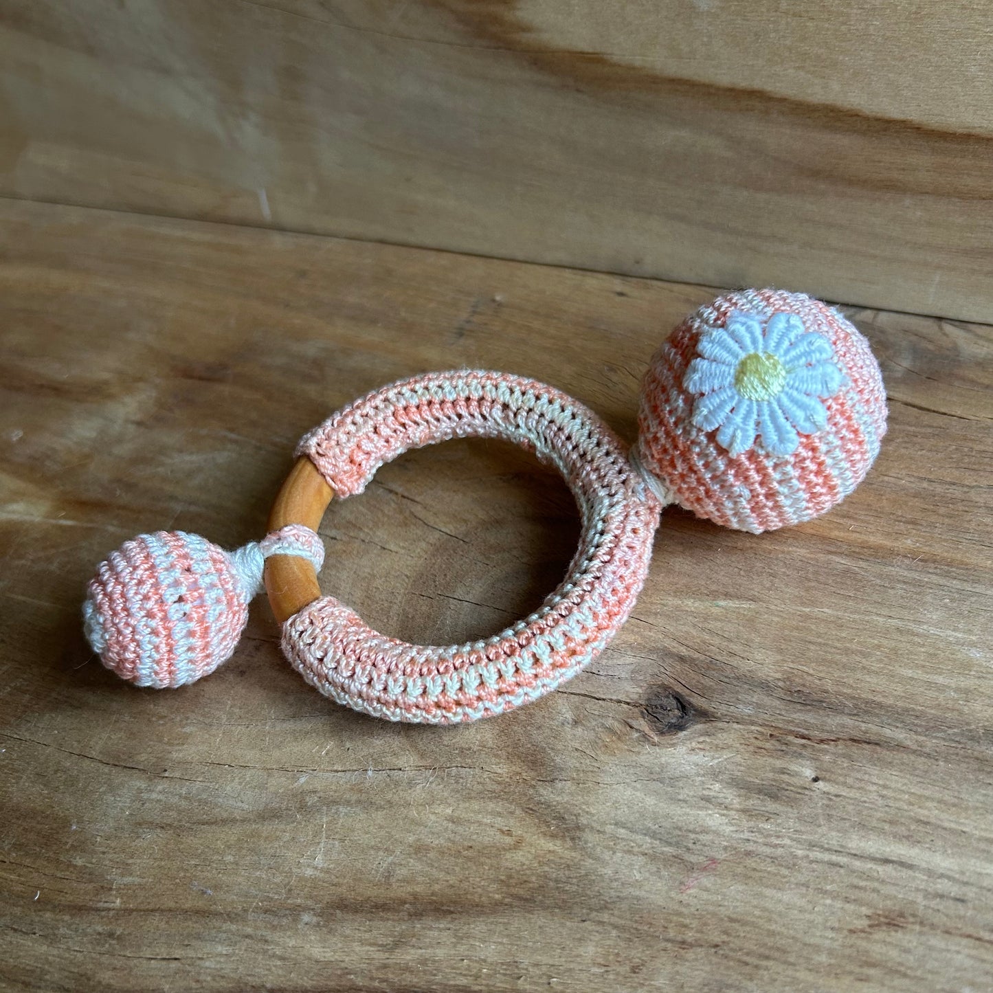 Tamborēts grabulītis oranžā krāsā ar ziedu (AIPU 139)