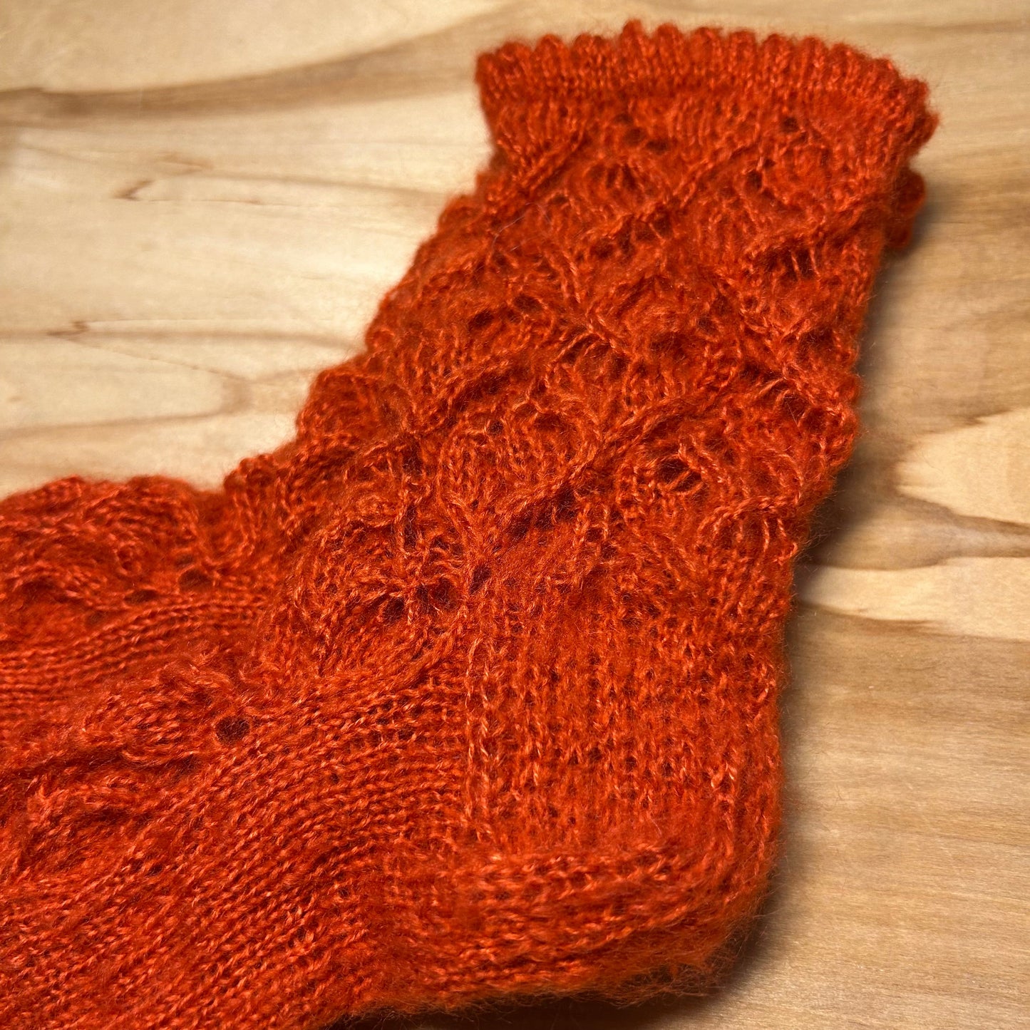 Oranžas krāsas mežģīņu adījuma siltās zeķes 36.-38. izm. (SITĒ 40)