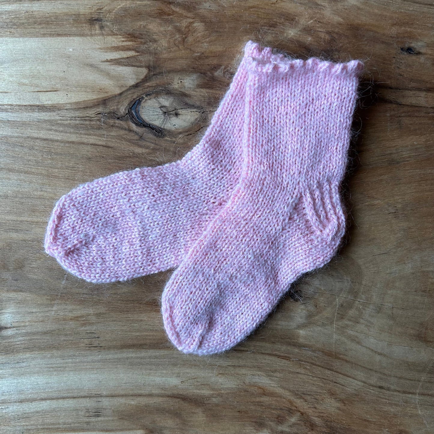 Gaiši rozā vilnas zeķes bērniem 25.-27.izm. (VEZI 47)