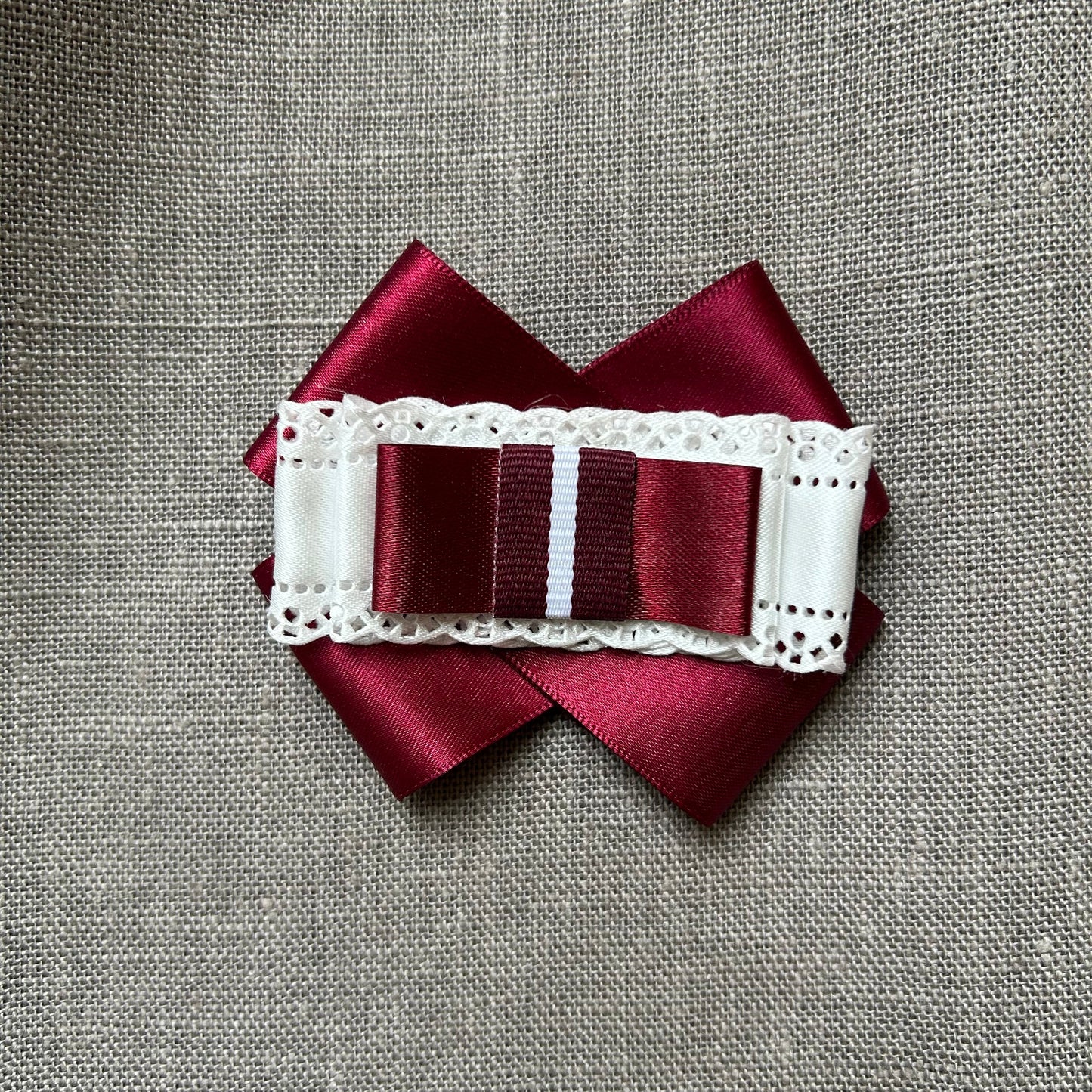 Latviska piespraude (AIPU 118)